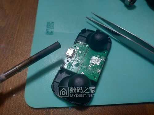 怎么拆開藍牙耳機充電槽（如何拆開藍牙耳機的充電倉）-圖3